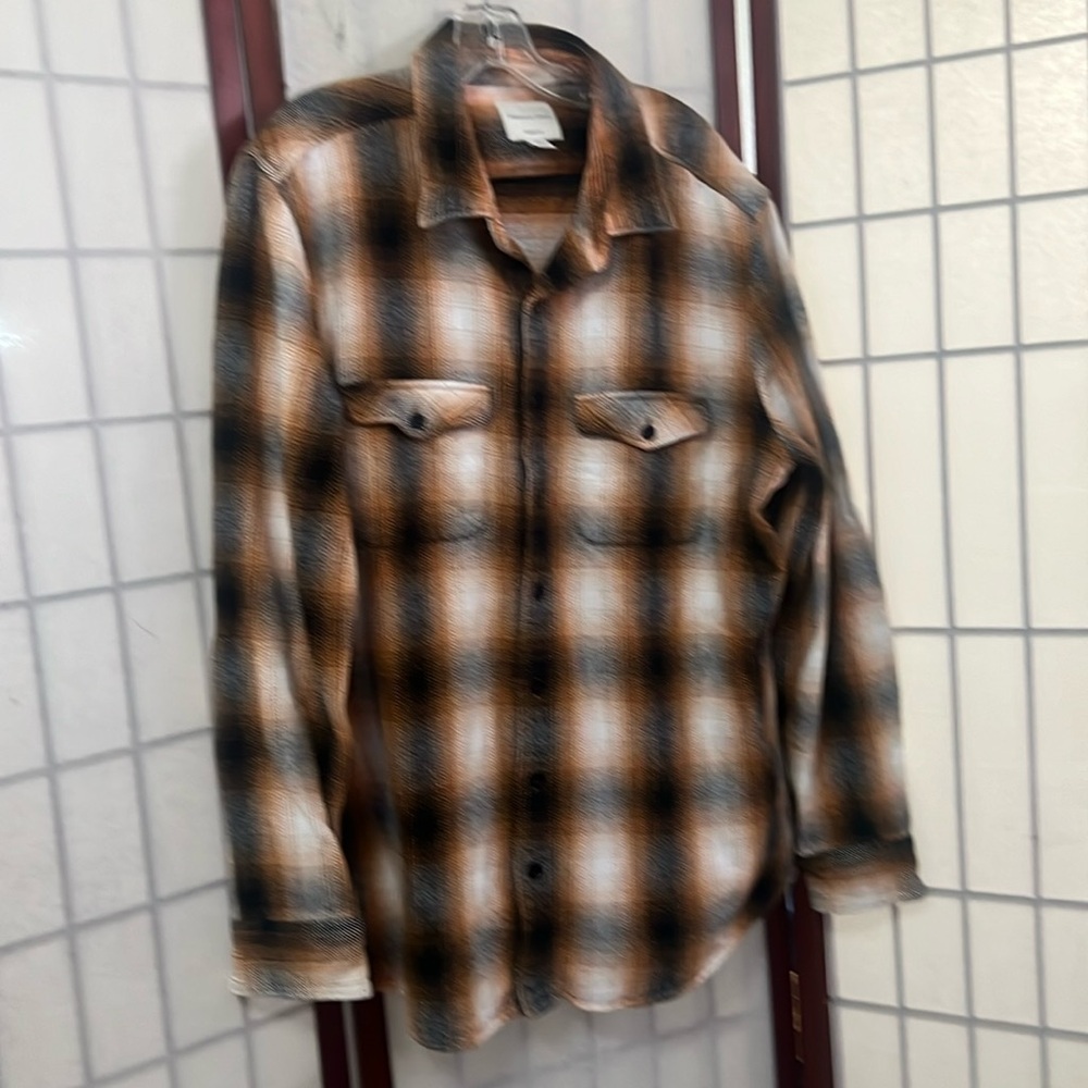 AMERICAN EAGLE OUTFITTERS CLASSIC FIT FANNEL OUTDOOR BUTTON DOWN SIZE XLT